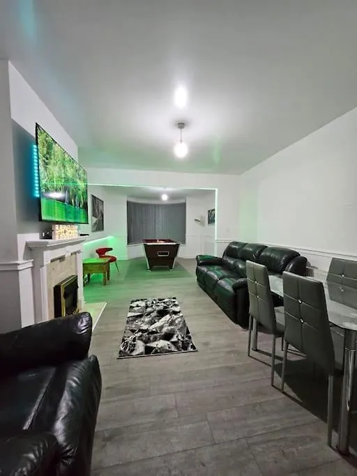 4 Bed House With Pool Table Free Parking En Suite Sheffield Feriehus