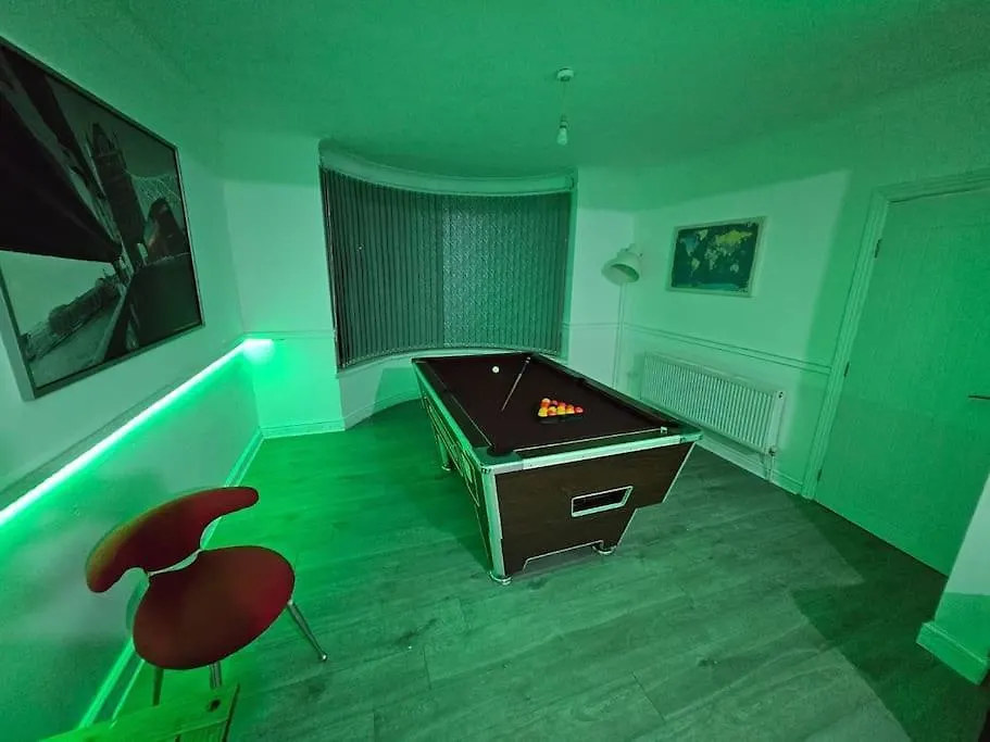 4 Bed House With Pool Table Free Parking En Suite Sheffield Feriehus